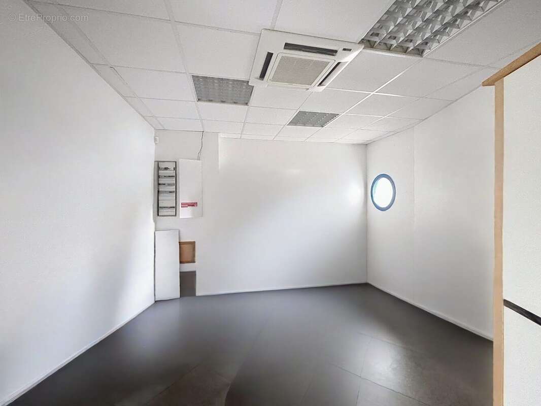 Commerce 245 m² à Muret  - photo 4