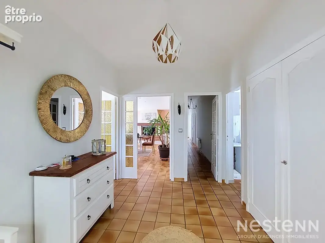 A Vendre Maison de plain-pied de 136 m² avec double garage sur terrain arboré d'environ 4 800 m² - photo 6