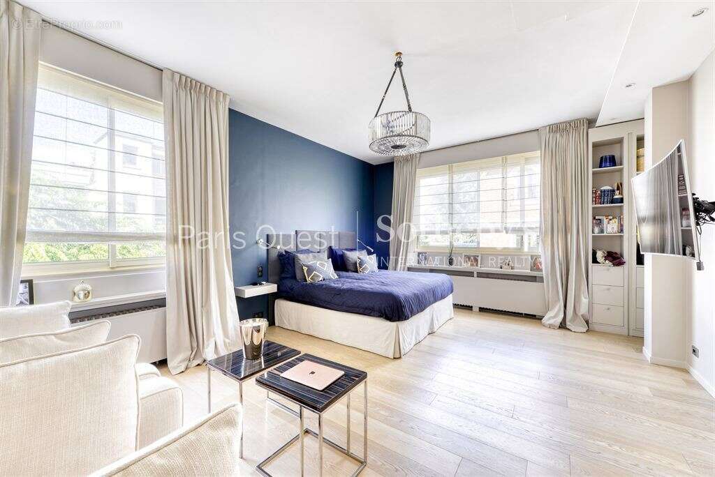 Maison à NEUILLY-SUR-SEINE