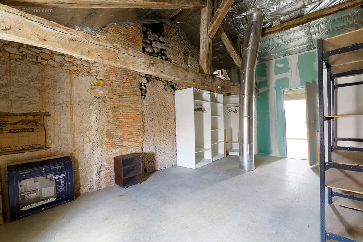 Maison de village 4 pièces avec cour intérieure et jardin - VARAIGNES (24) - photo 10