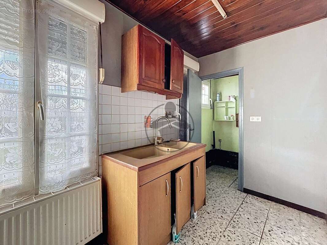 Maison à MONTBREHAIN