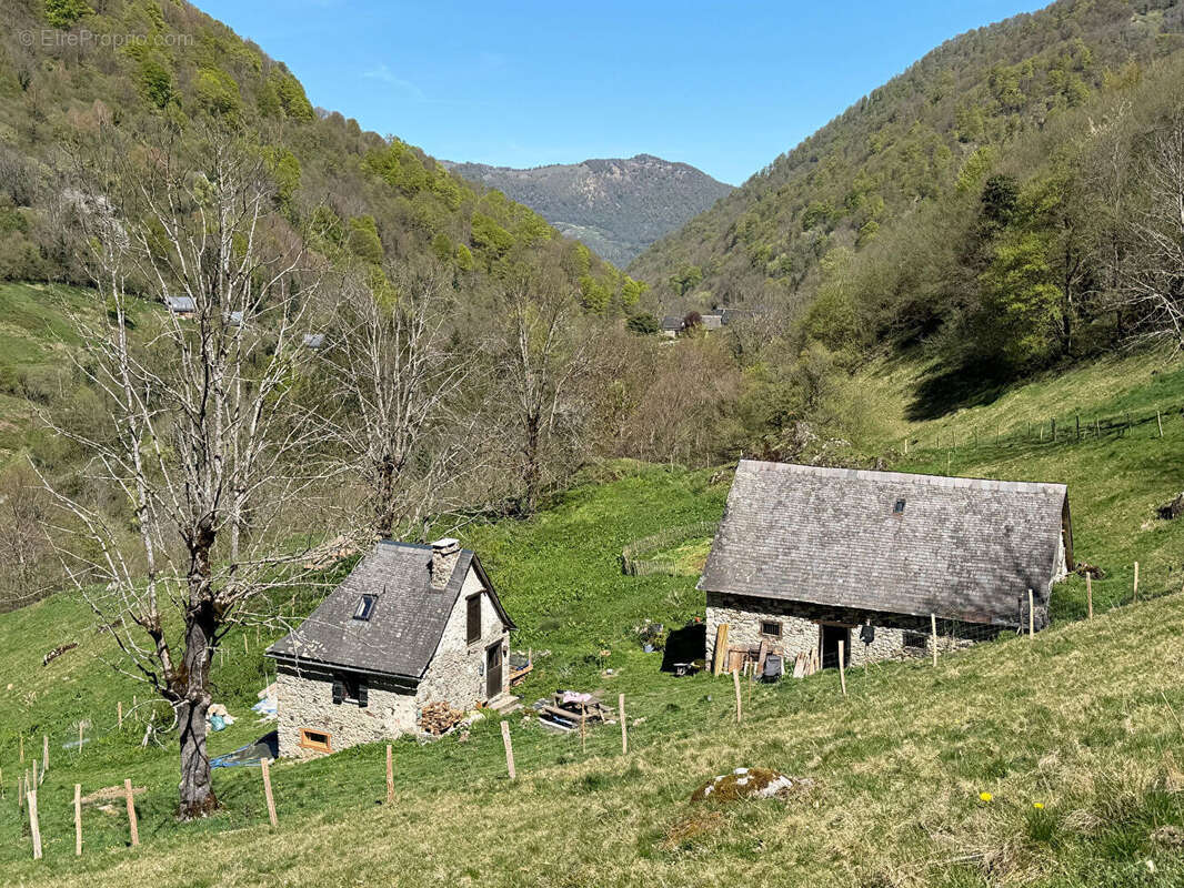 Propriété rurale,3 granges,5 Ha,source,09800 - photo 7