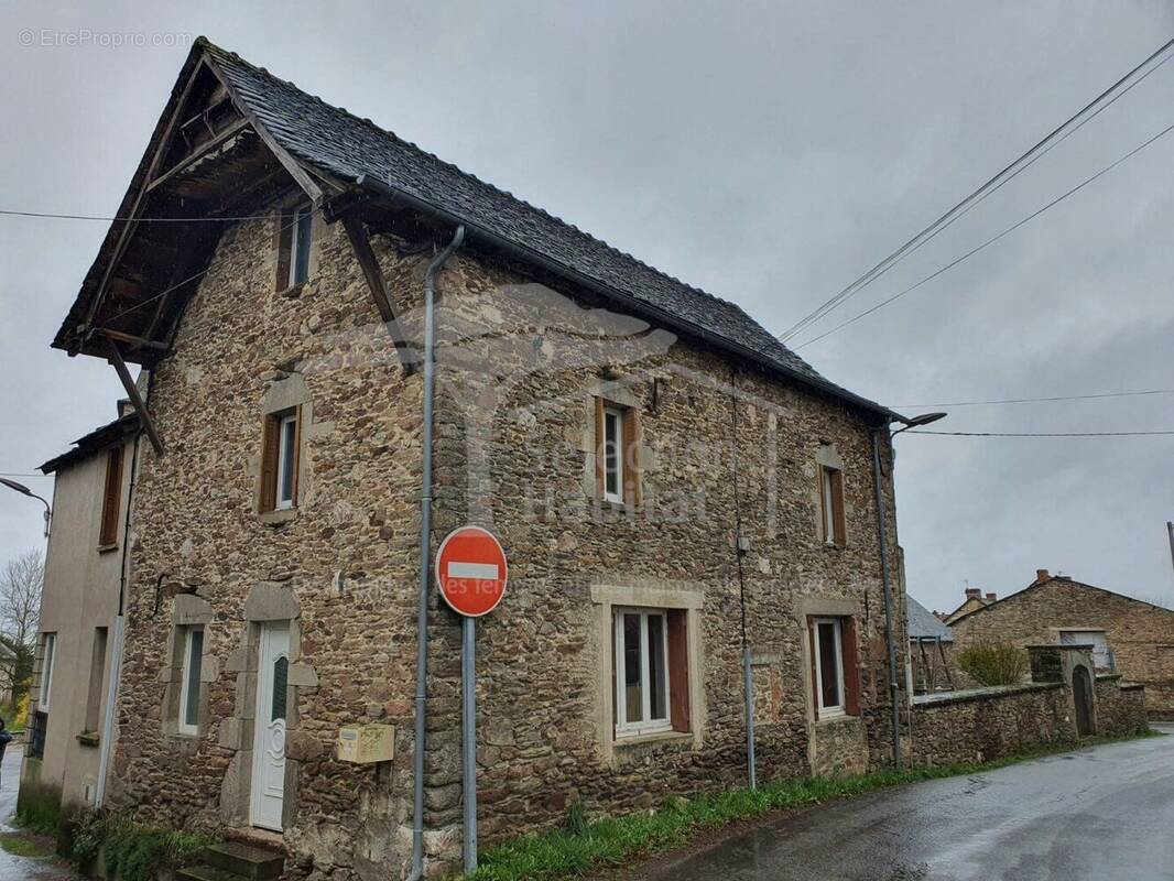 Maison à PRADINAS