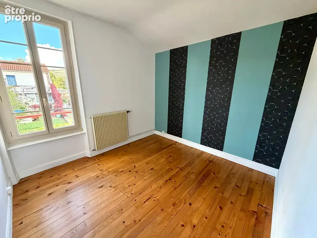 LES MARTRES DE VEYRE / Maison années 30 avec jardin à vendre ! - photo 12