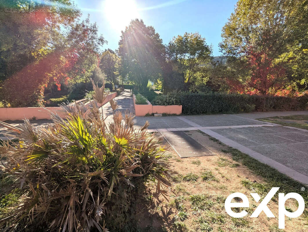 Appartement à LAMALOU-LES-BAINS