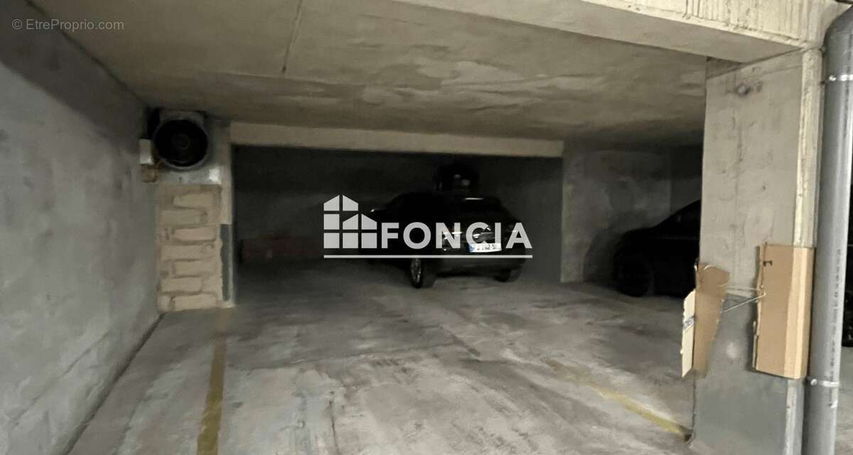 Parking à ISSY-LES-MOULINEAUX