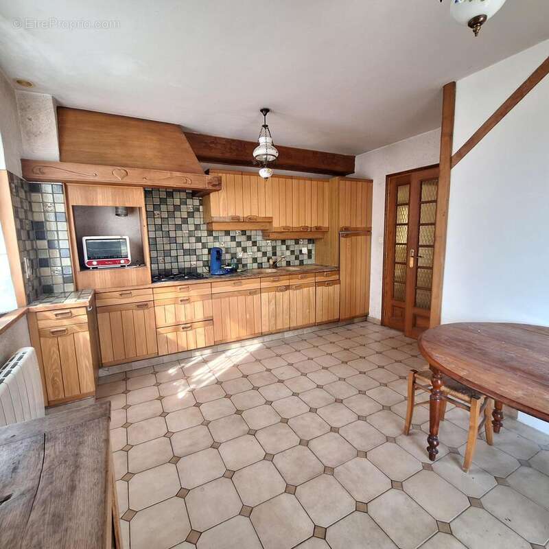 Maison 280 m² à Le Creusot  - photo 3