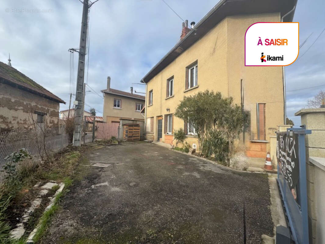 Maison à BEAUREPAIRE