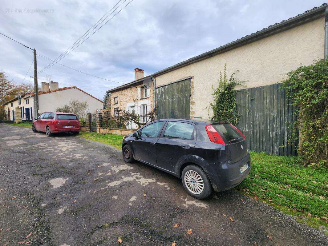 Maison à ADRIERS