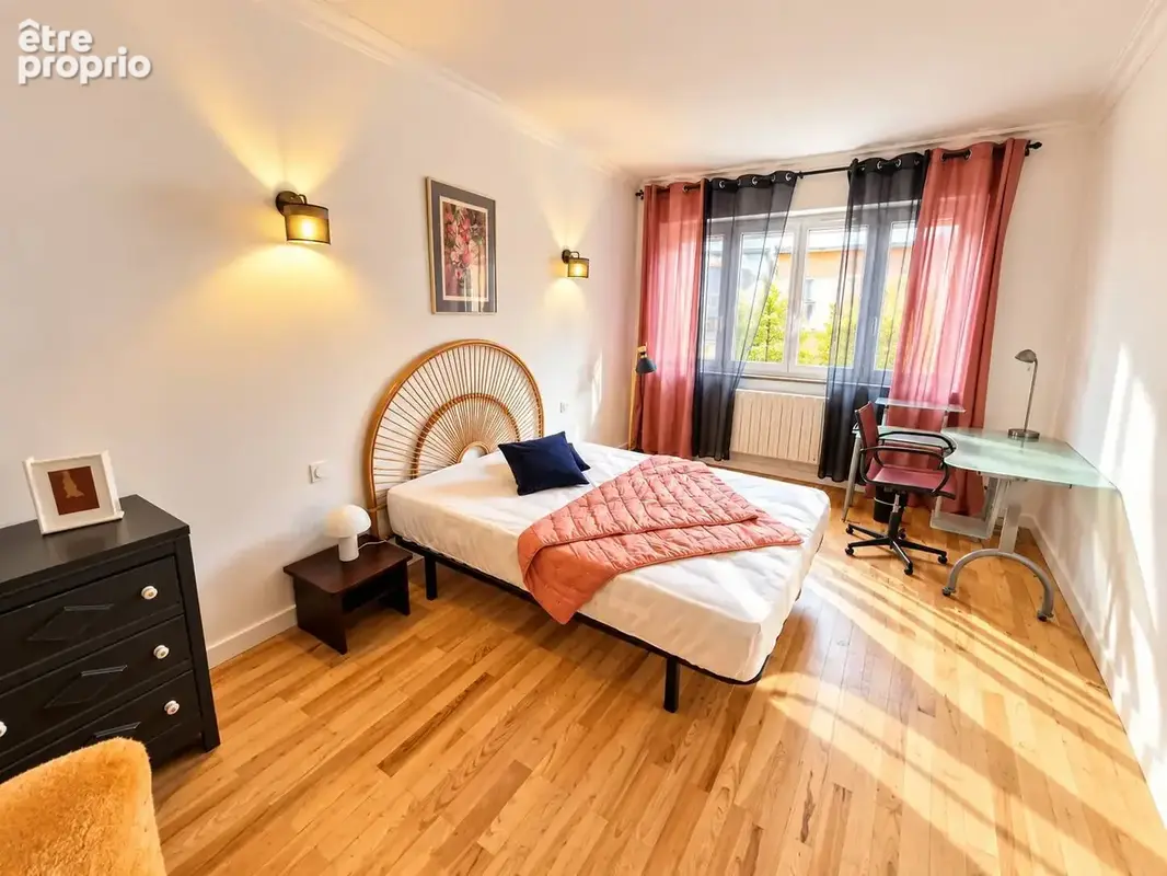 Appartement T4 entièrement Rénové avec une terrasse de 30 m² - photo 8