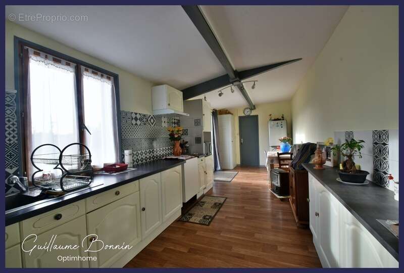 Maison à vendre 6 pièces de 139m² avec 4 chambres + Jardin ≈1000m² à Marigny-Brisay (86380) - photo 3