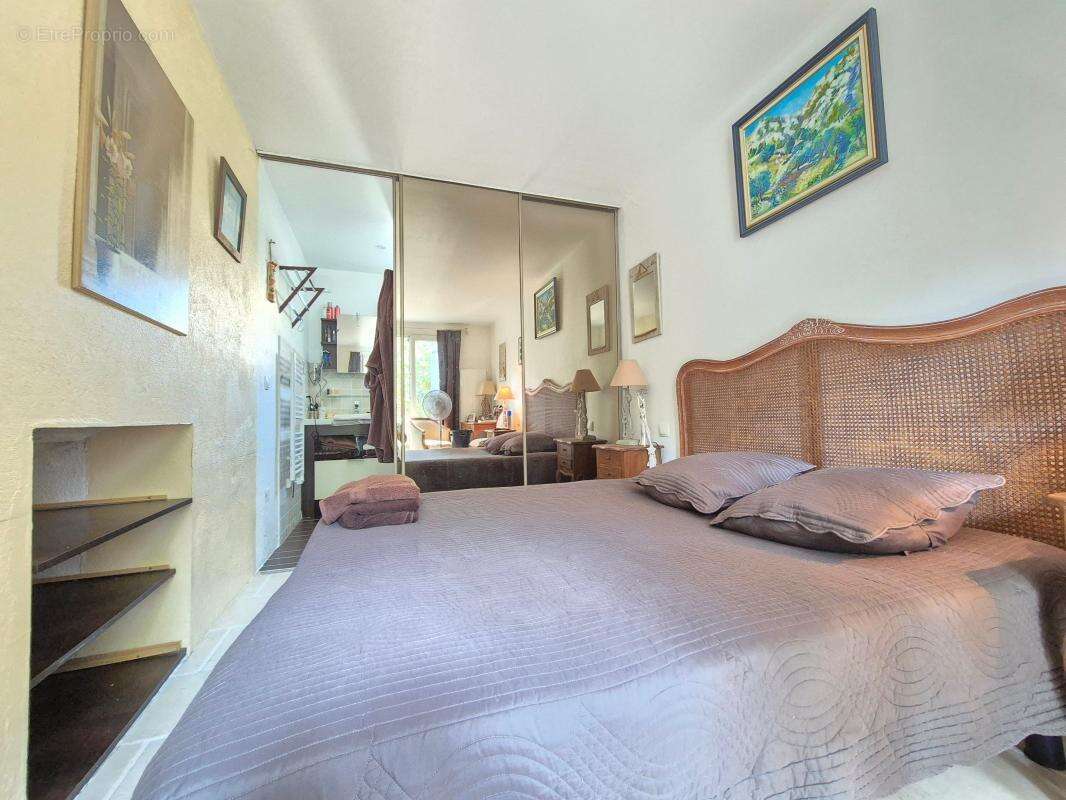 Maison familiale avec piscine a vendre a sanary secteur beaucours - photo 11
