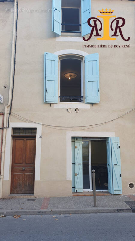 Appartement à LA TOUR-D&#039;AIGUES