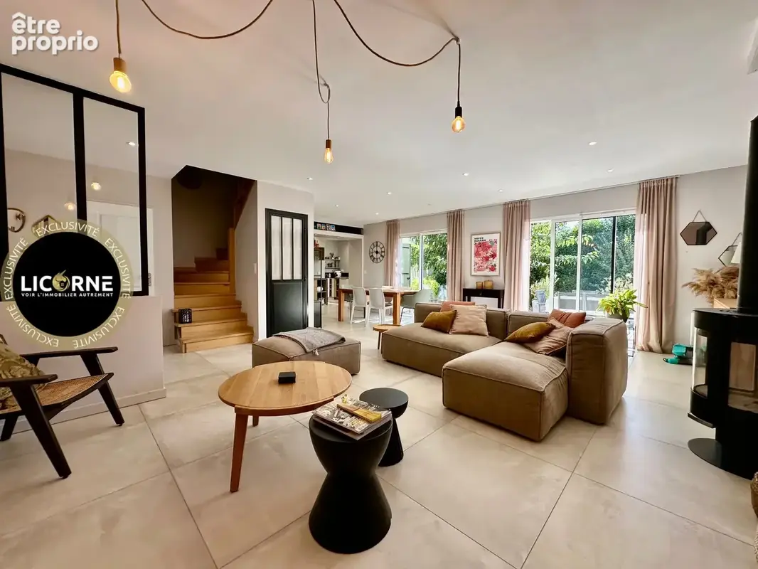 Maison 5 pièces 127 m² à vendre à Le Puy-Sainte-Reparade (13610) - photo 2