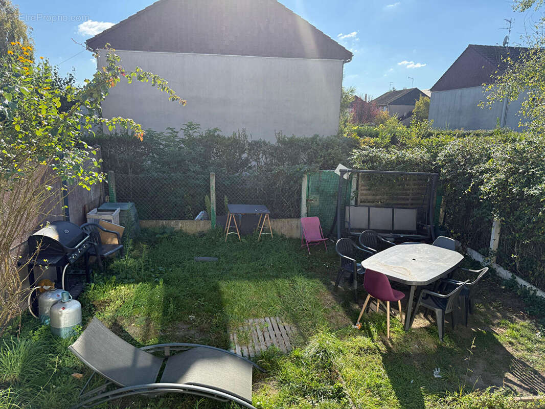 Maison à FLEURY-LES-AUBRAIS