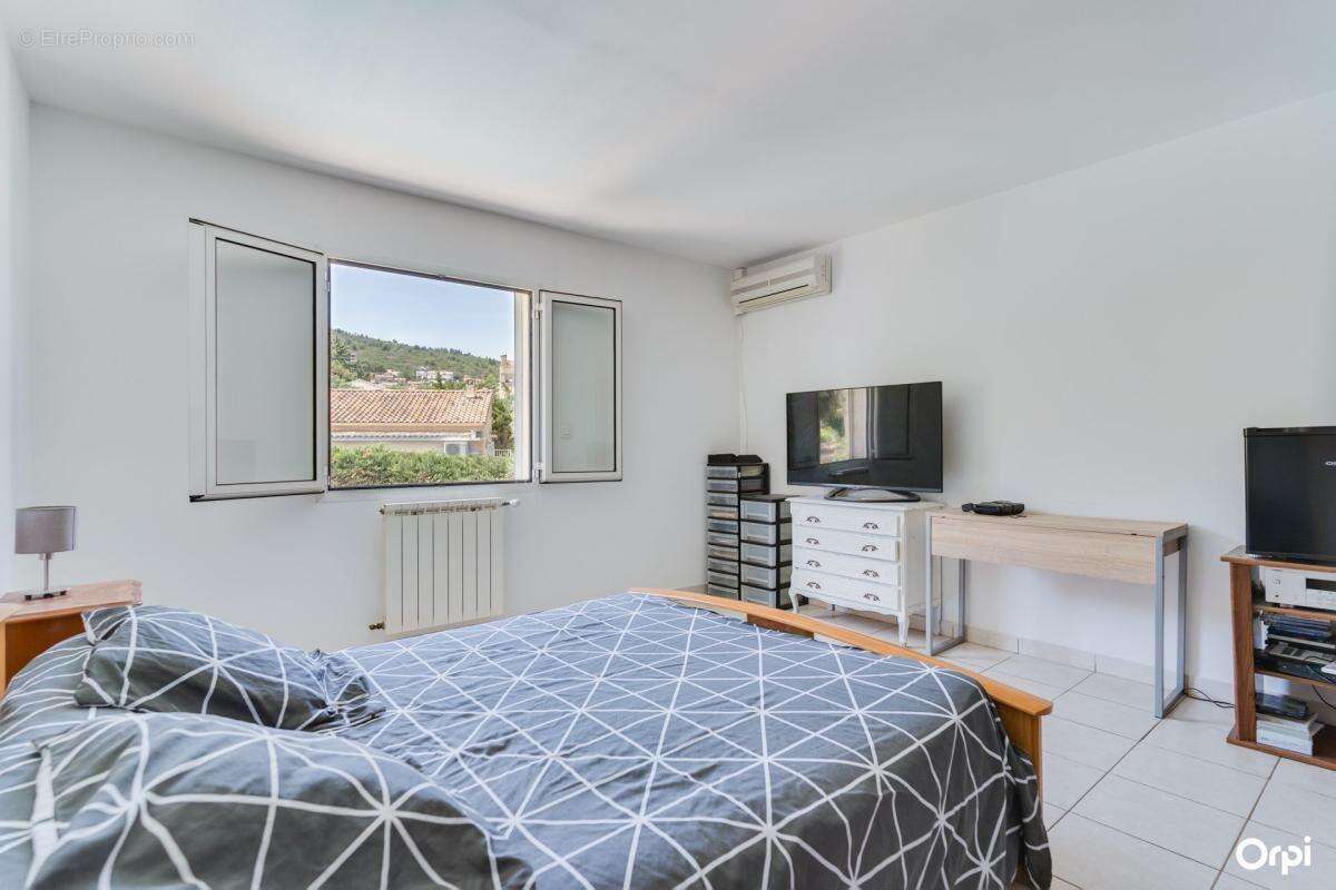 Maison familiale de 205 m² avec piscine – La Ciotat - photo 15