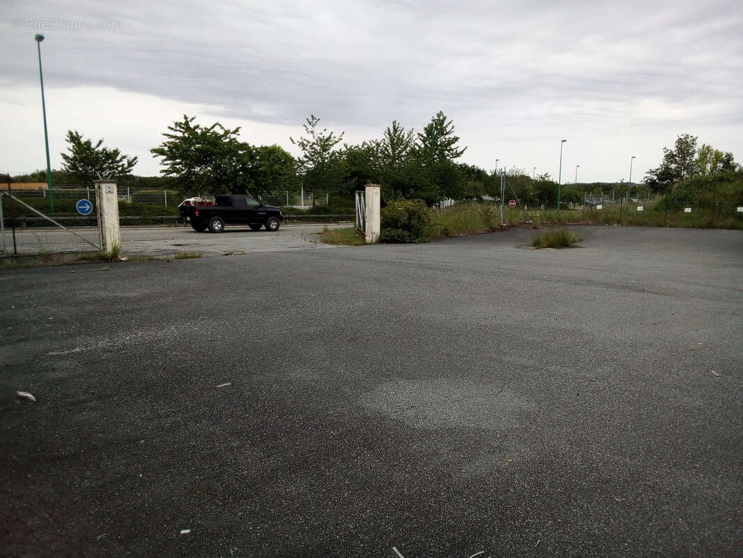 A vendre prix mini - entrepôts 4.840m2 - photo 35