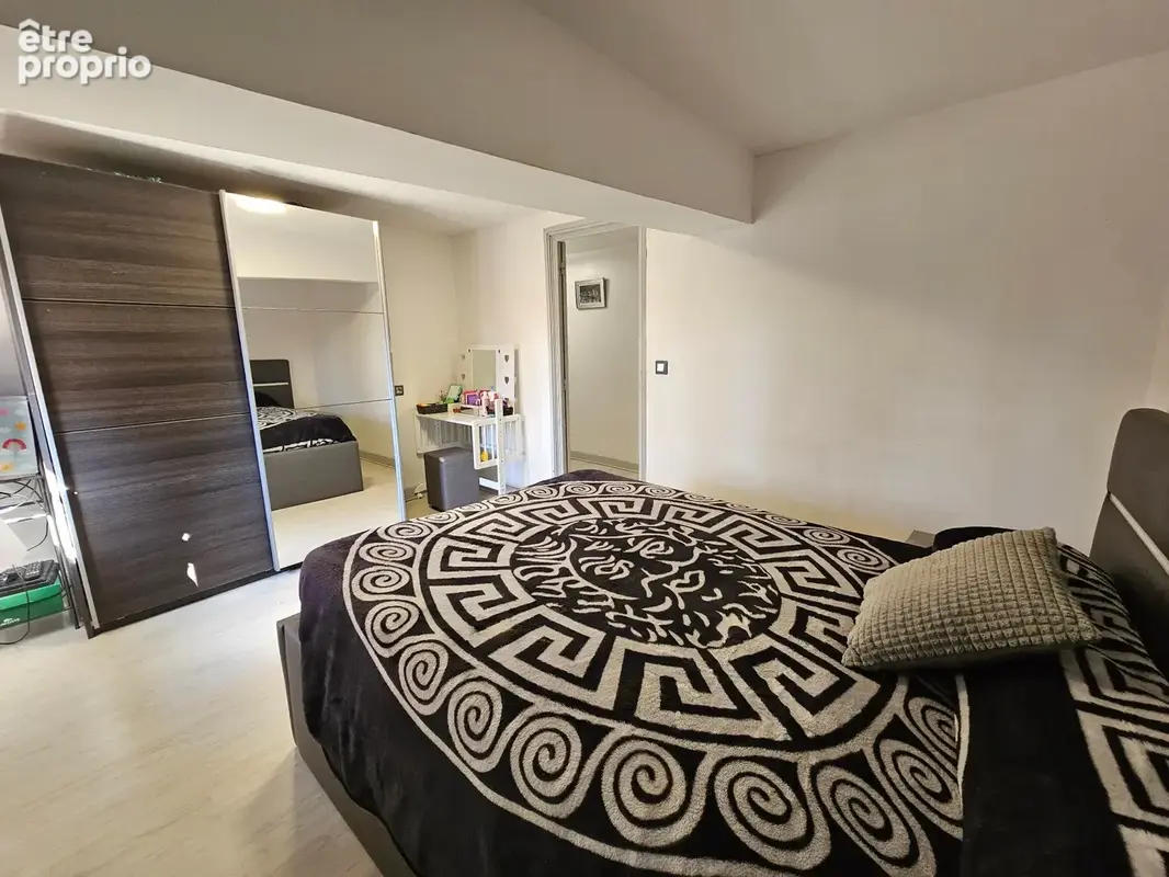 Maison familiale de 131 m² avec 4 chambres, véranda et grand garage à AYET - photo 12
