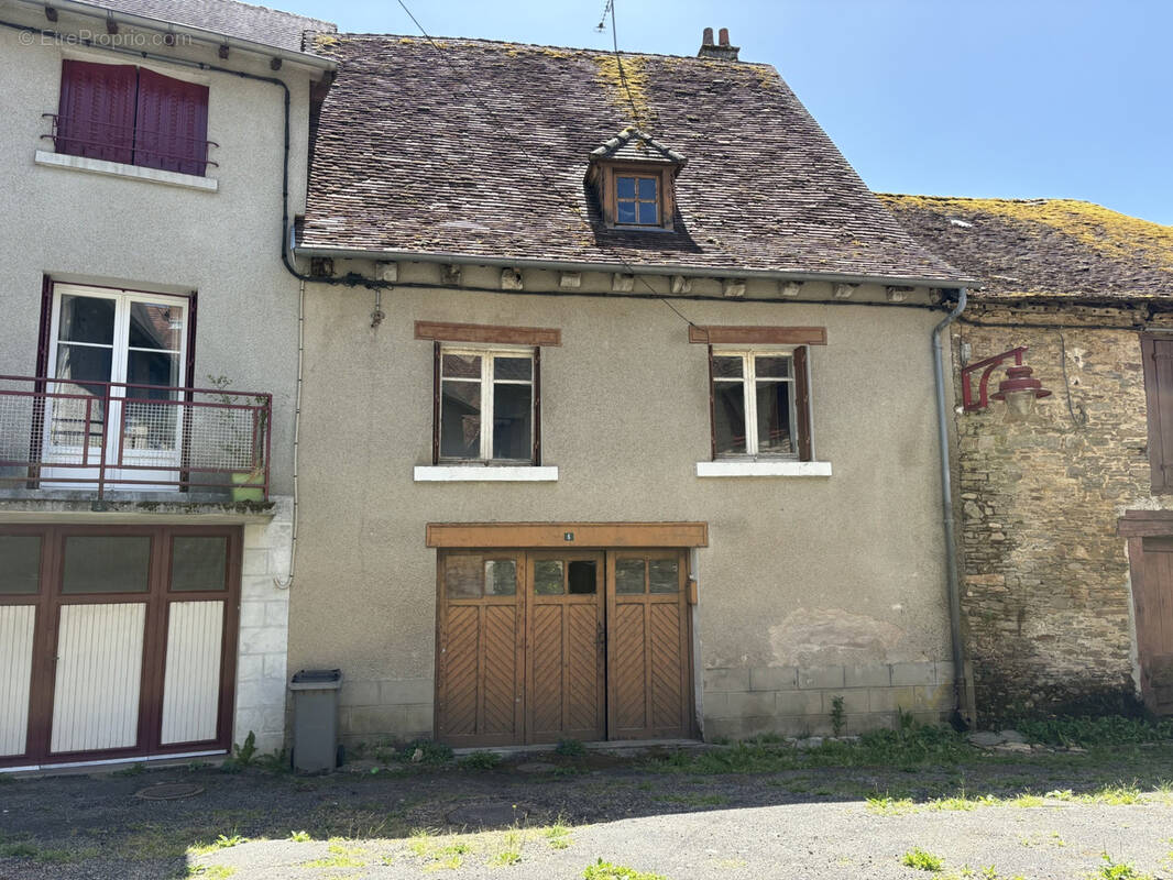 Maison à COUSSAC-BONNEVAL