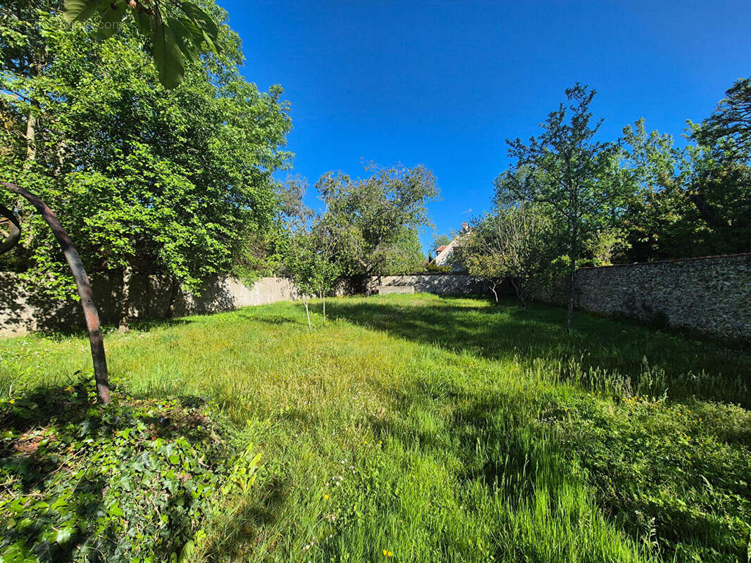 Maison à VAUX-LE-PENIL