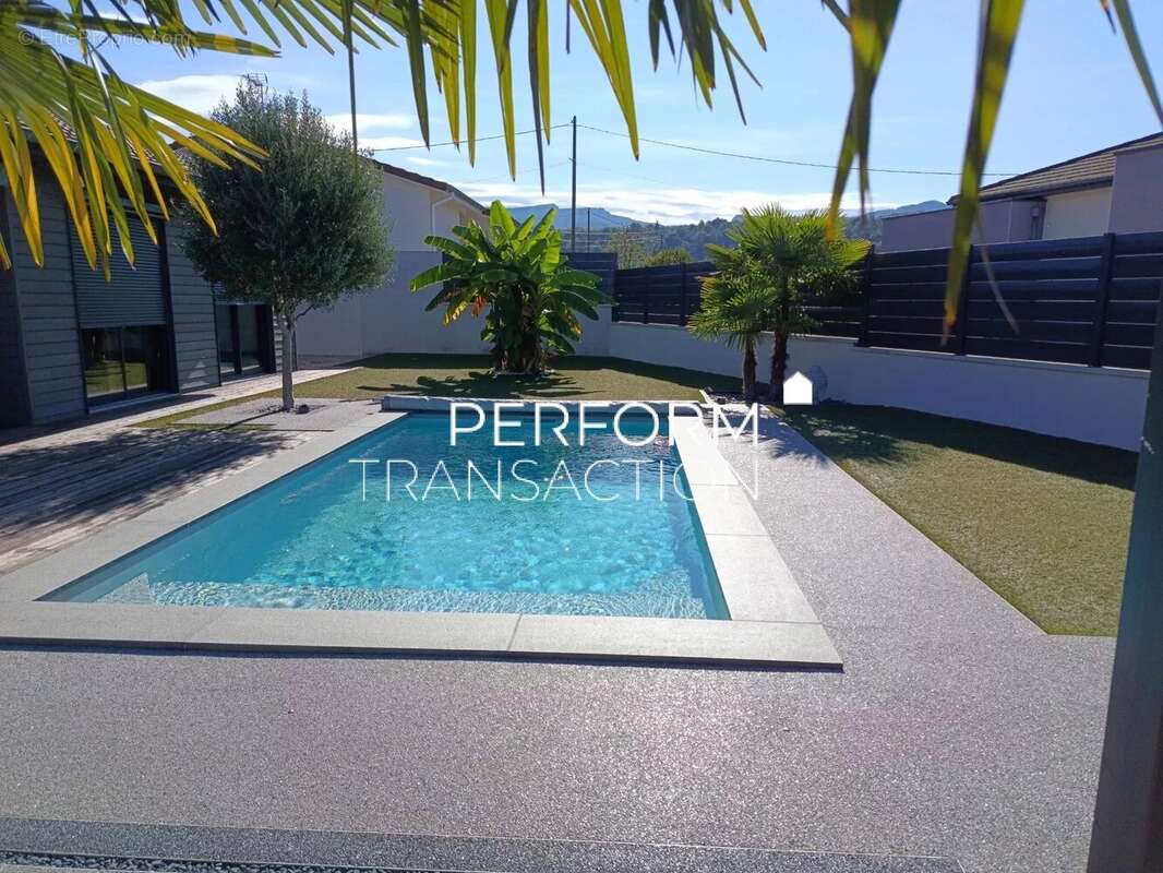 Maison à SAINT-JUST-DE-CLAIX