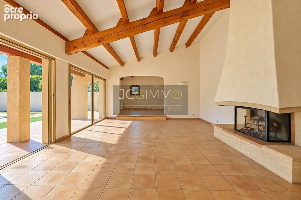 Villa T5 de 210m2 sur un terrain de 813m2 avec T2 indépendant - photo 5