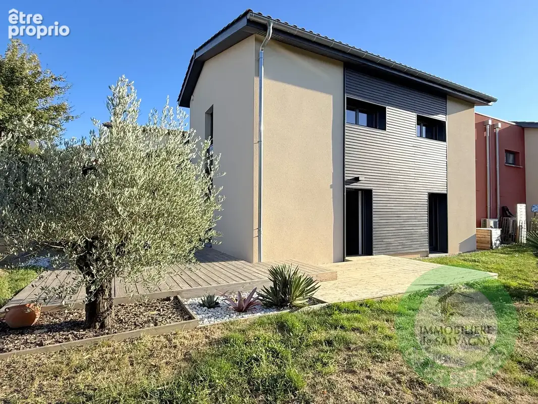 Maison à LA TOUR-DE-SALVAGNY