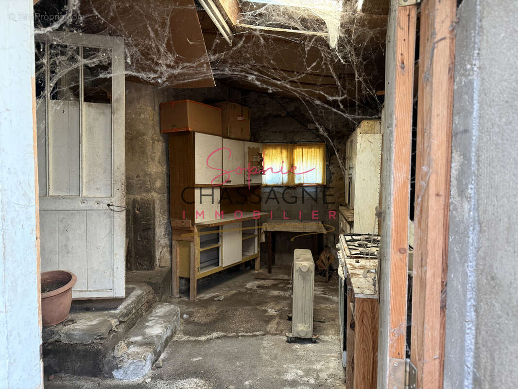 A 10 min de Branne, ensemble immobilier comprenant 3 maisons mitoyennes et une grange indépendante - photo 9
