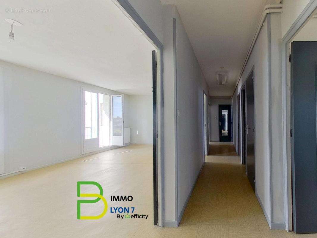 Appartement à MEYZIEU