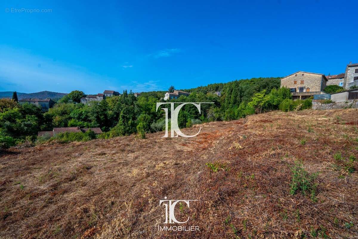 Terrain en zone auo 3479m² - photo 8