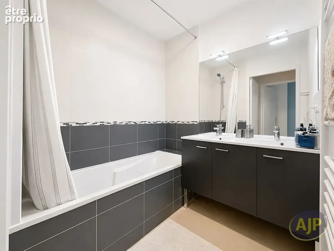 Appartement T4  82 m2 Vezin-le-Coquet - photo 8