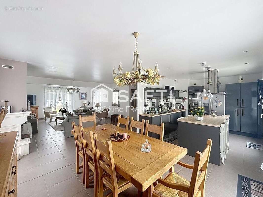 Photo 4 - Maison à ETREILLERS