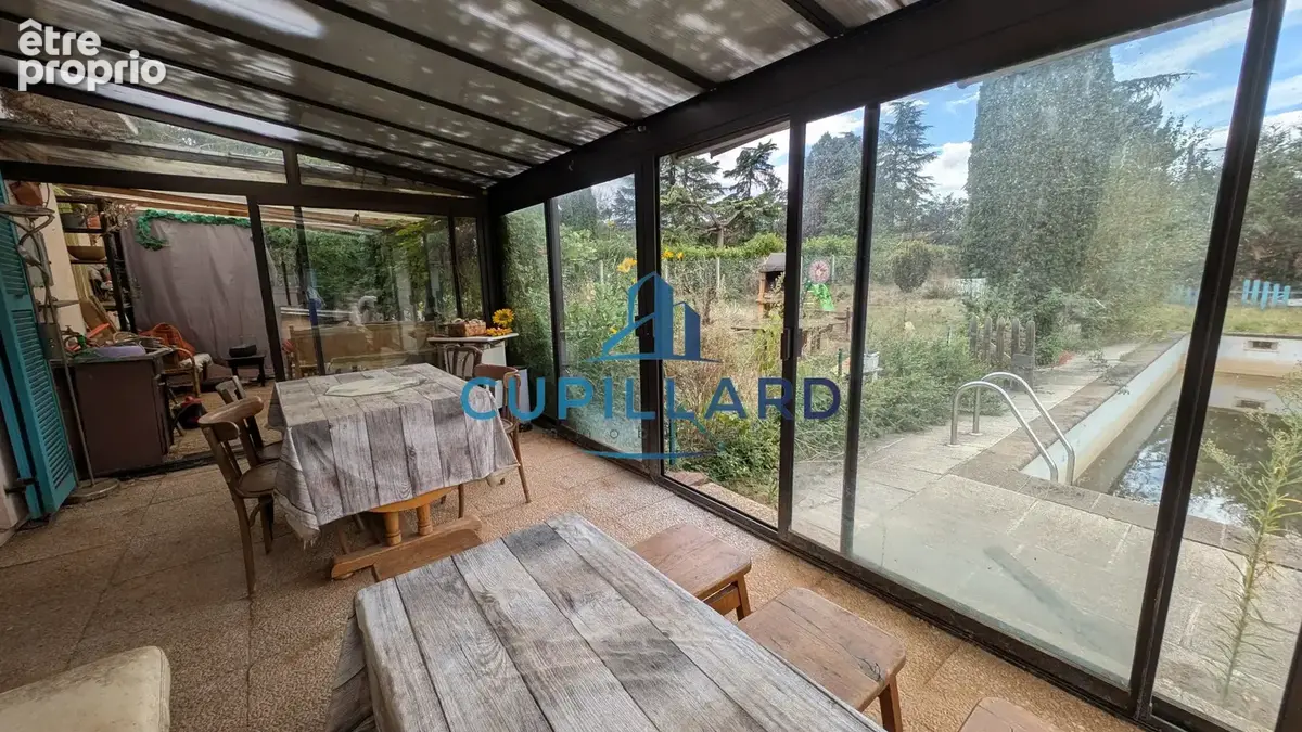 Villa semi-enterrée avec joli terrain arboré - photo 13