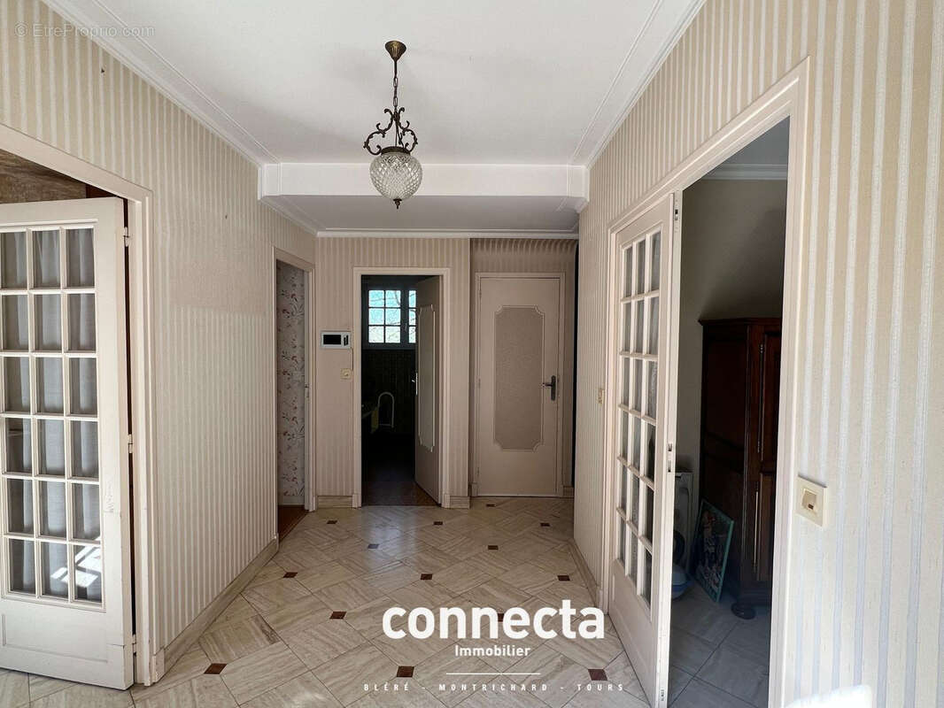 Maison à MONTRICHARD