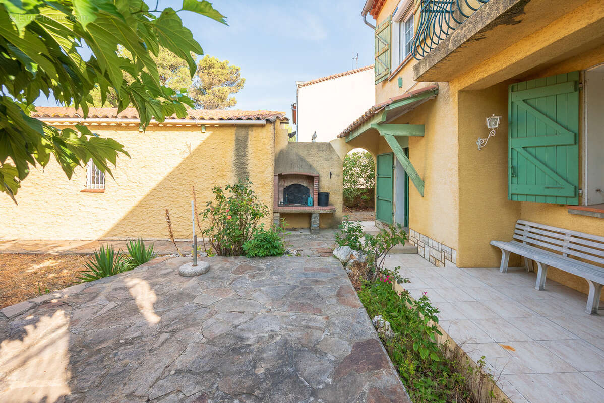 MaisonT5  avec 2 garages sur terrains clos - photo 60