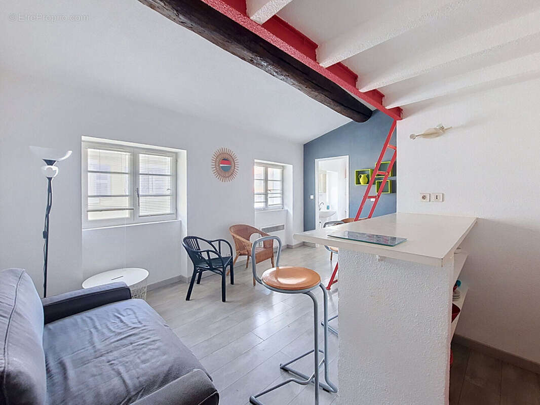 Appartement à MARSEILLE-1E