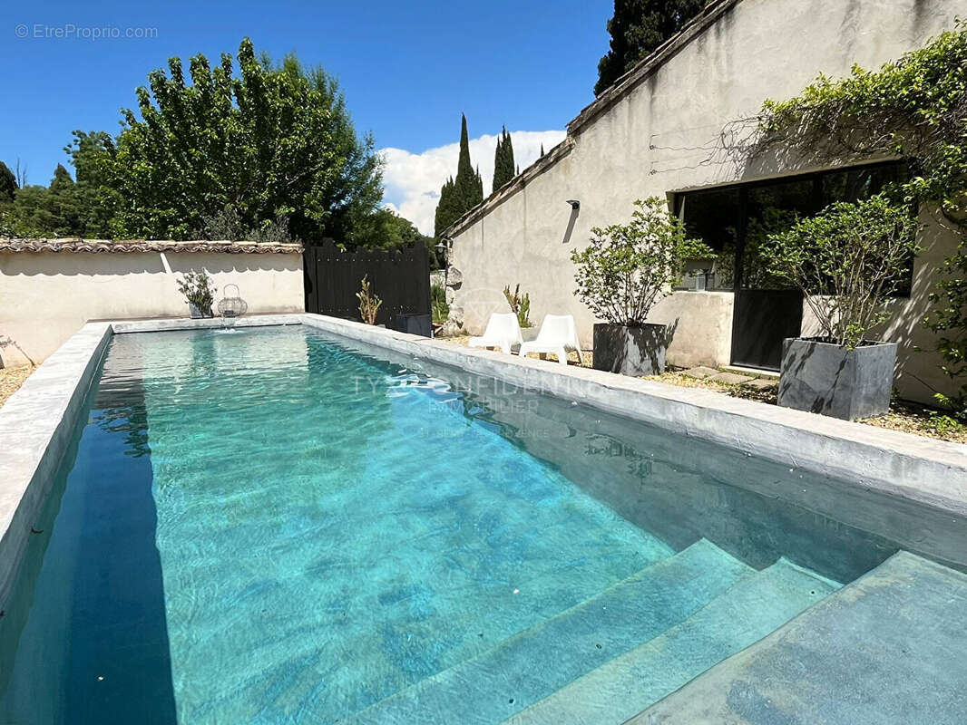 Mas Saint Remy De Provence  325 m2 - photo 8