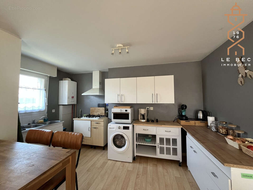 Appartement à SAINT-AVE