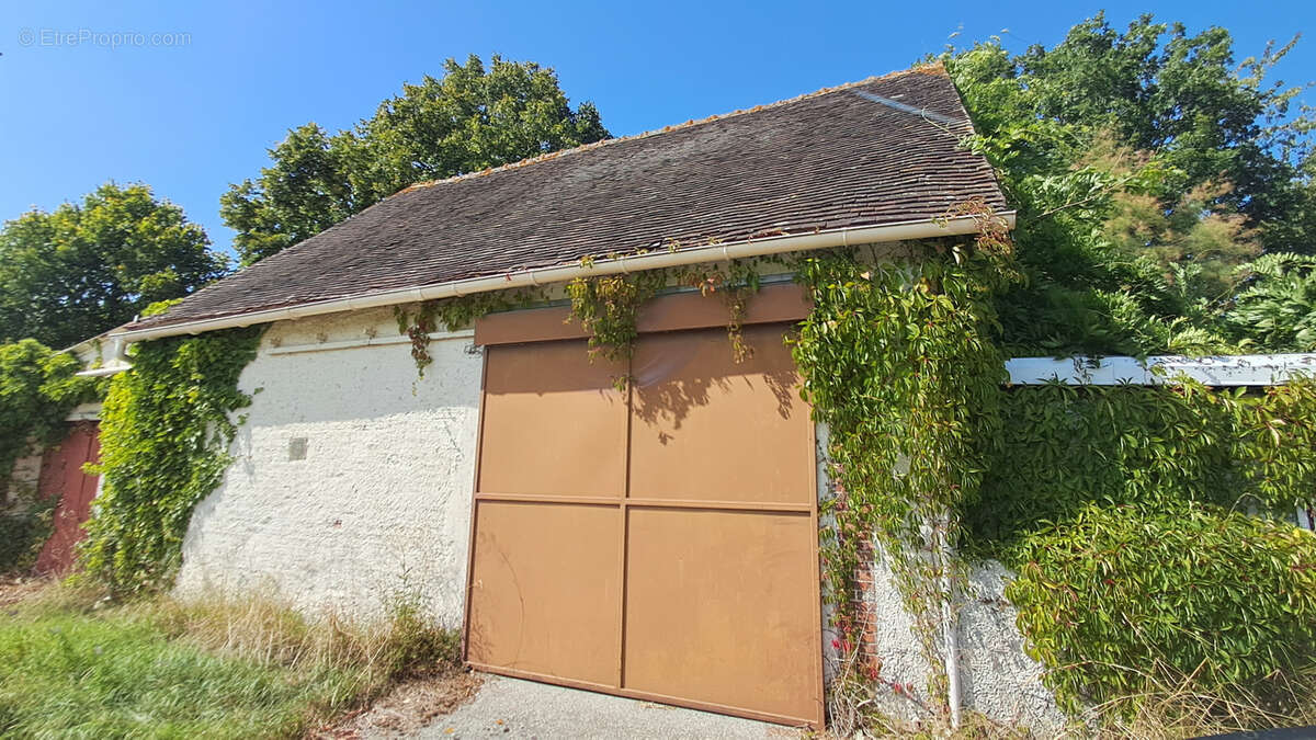 Maison à BREZOLLES
