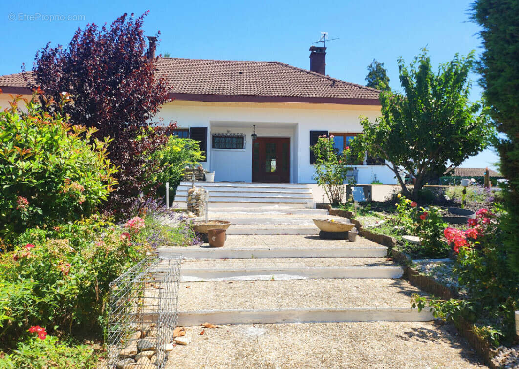Maison à Peronnas  - photo 3