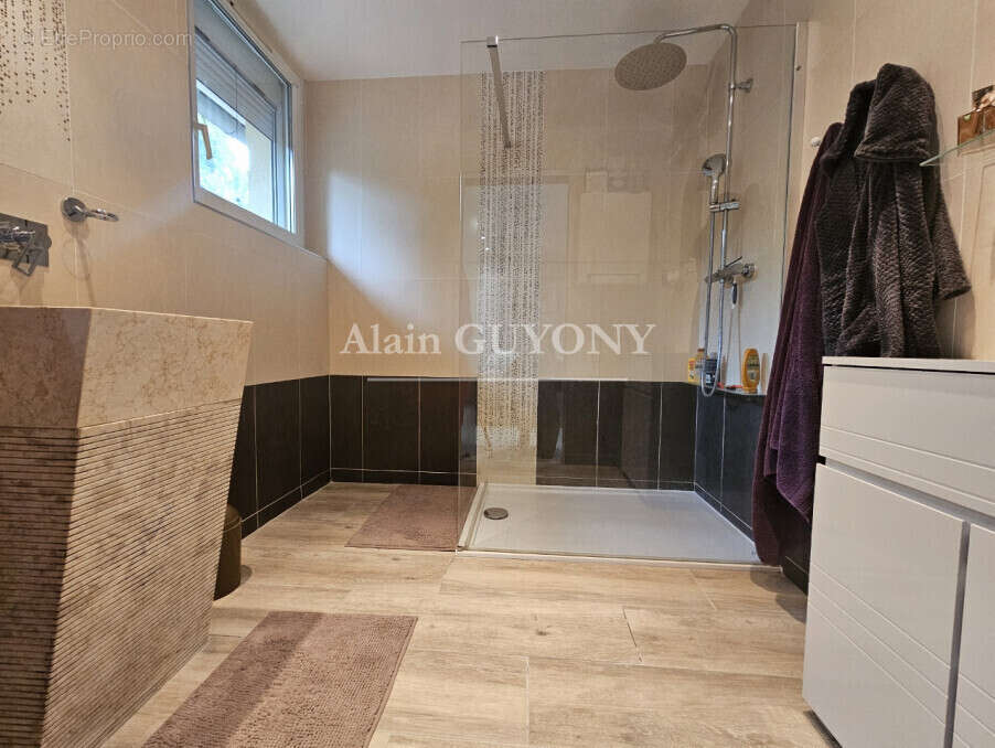 Maison à PONT-L&#039;EVEQUE