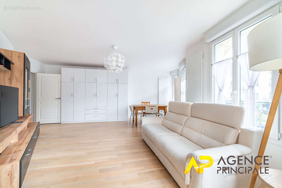 Appartement à LA GARENNE-COLOMBES