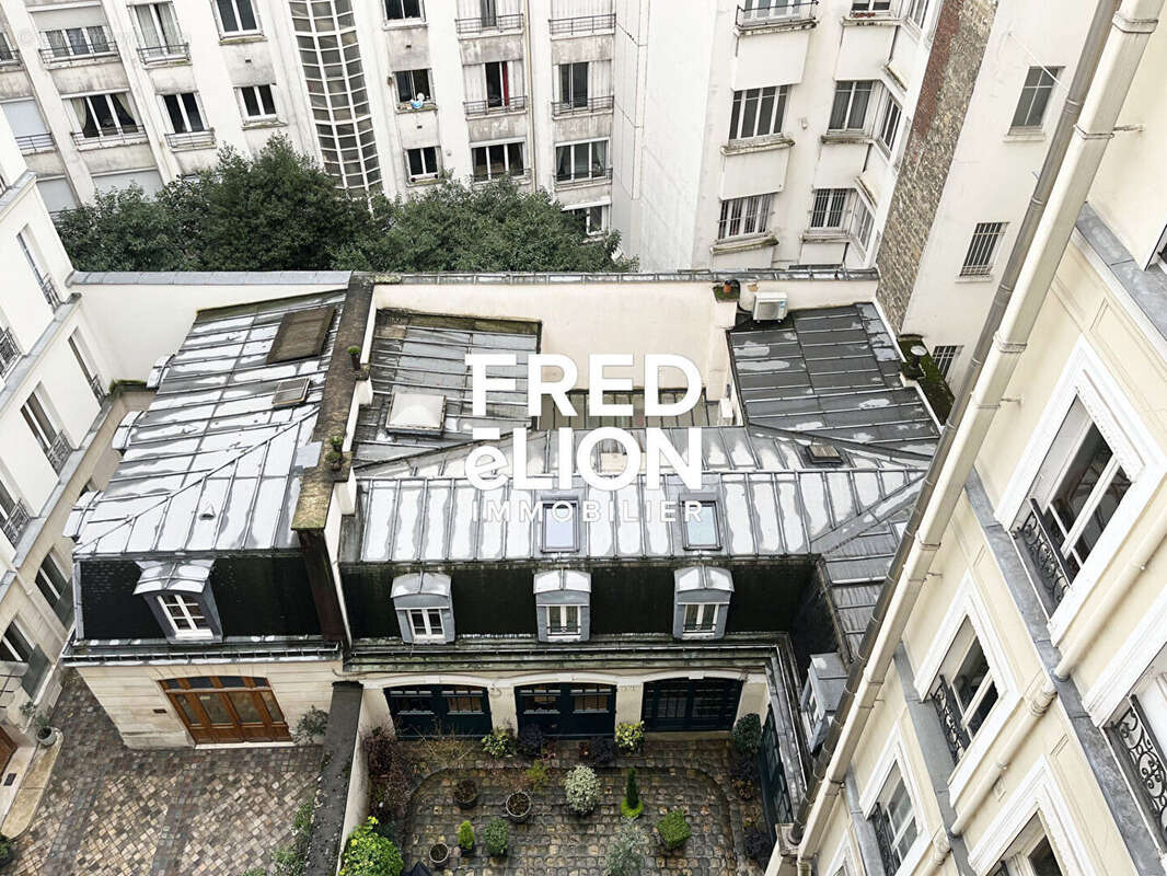 Appartement à NEUILLY-SUR-SEINE