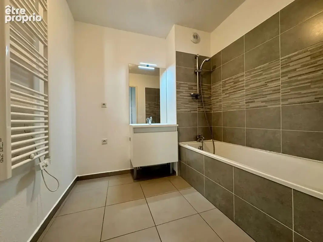 Appartement  T4 Terrasse - Ascenseur Sète 4 pièce(s) 77.31 m2 - photo 4