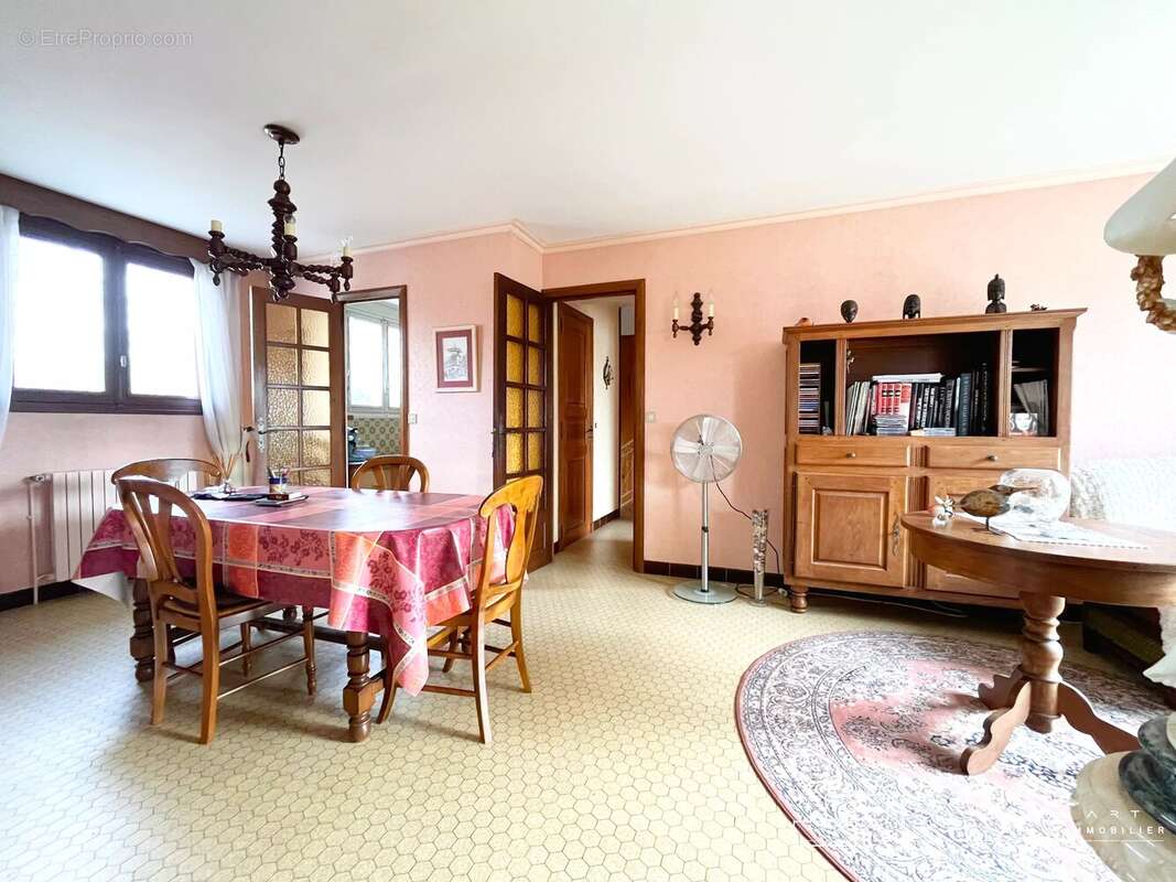 Maison à CASTERA-VERDUZAN