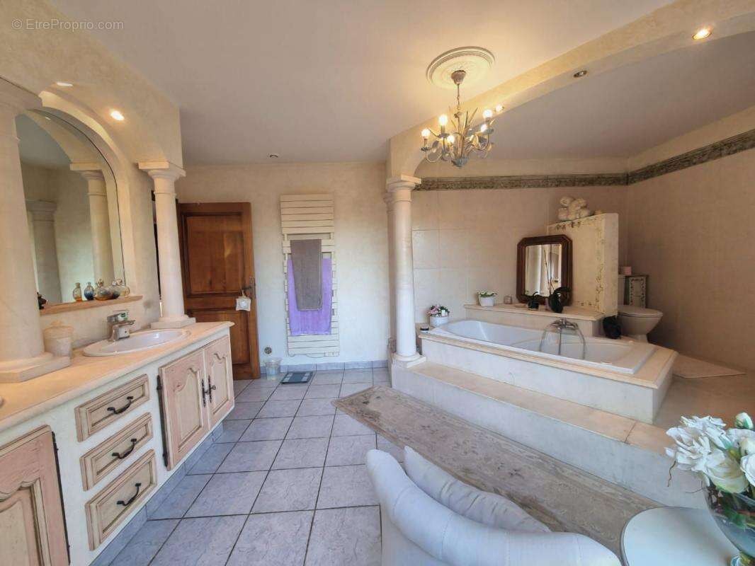 Maison à BOISSET-ET-GAUJAC