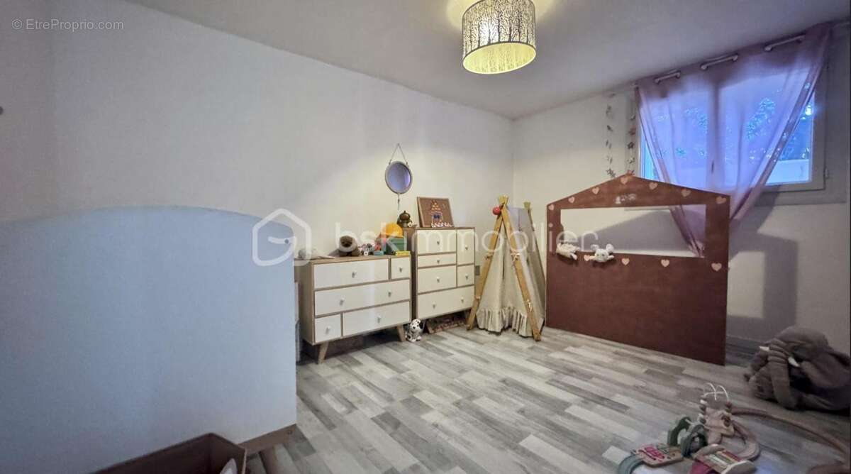 ACHAT d'une Maison de caractère rénovée  179 m² 4 chambres Terrain arboré avec piscine à Toulon - photo 7
