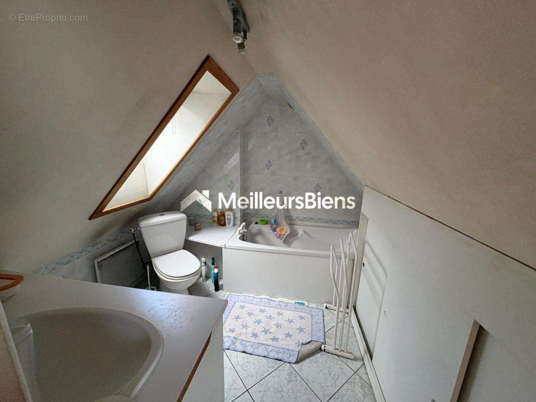 Maison à EZANVILLE