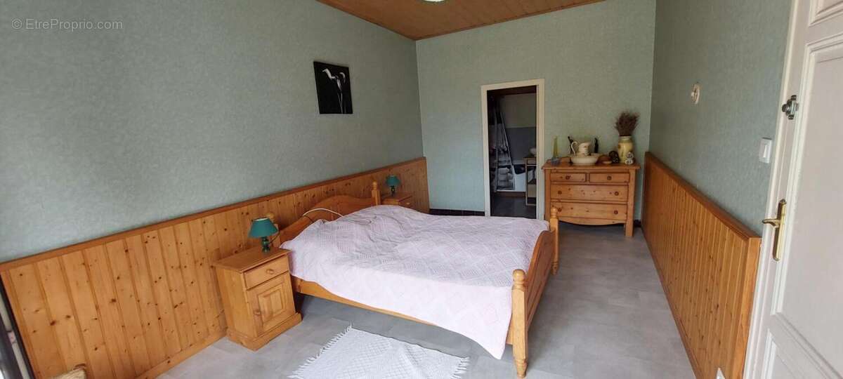 Ensemble immobilier  Grateloup Saint Gayrand : Maison 8 pièce(s) 303 m2 + Appartement T2  indépendant+ Dépendances - photo 6