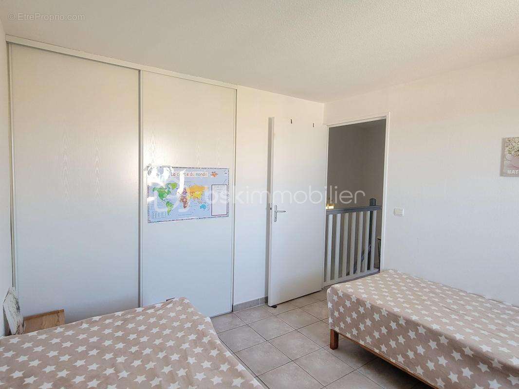 Pavillon T3 de 54 M² + 15 m² de vérenda + grand jardin dans une résidence sécurisée avec pisicine, entre Colombiers et Béziers - photo 12